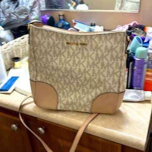 Michael Kors Ctossbody